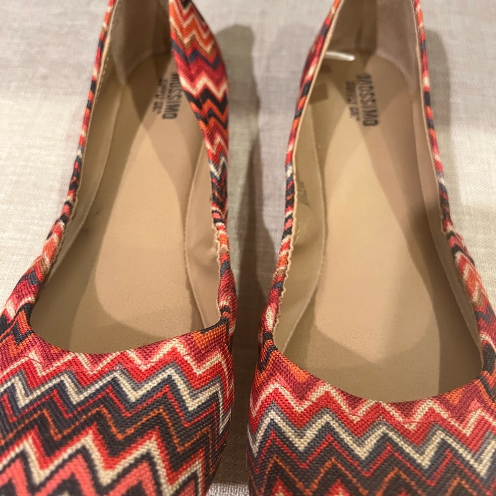 Multicolored ballet flats